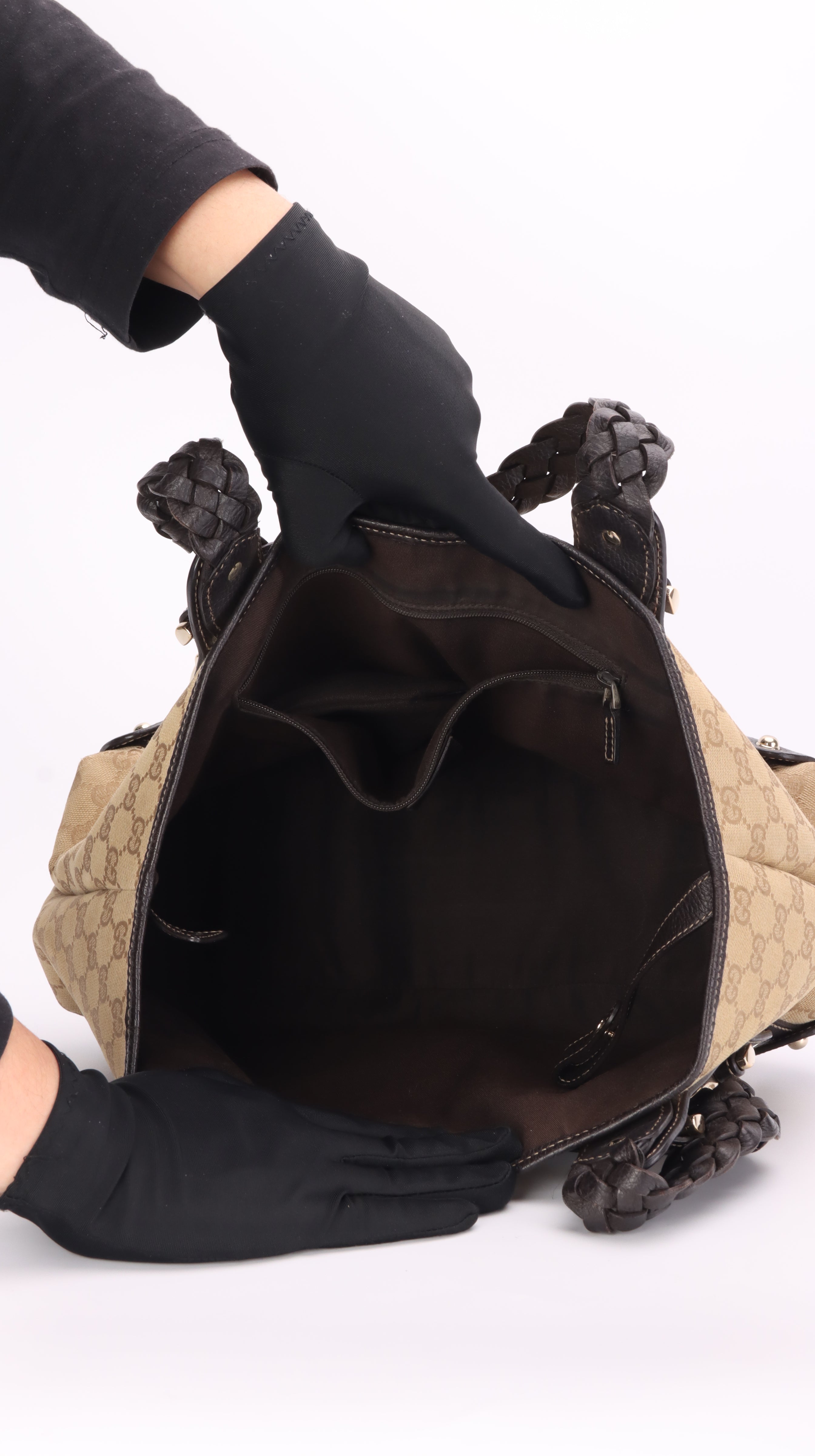 Gucci Pelham Shoulder Bag Beige