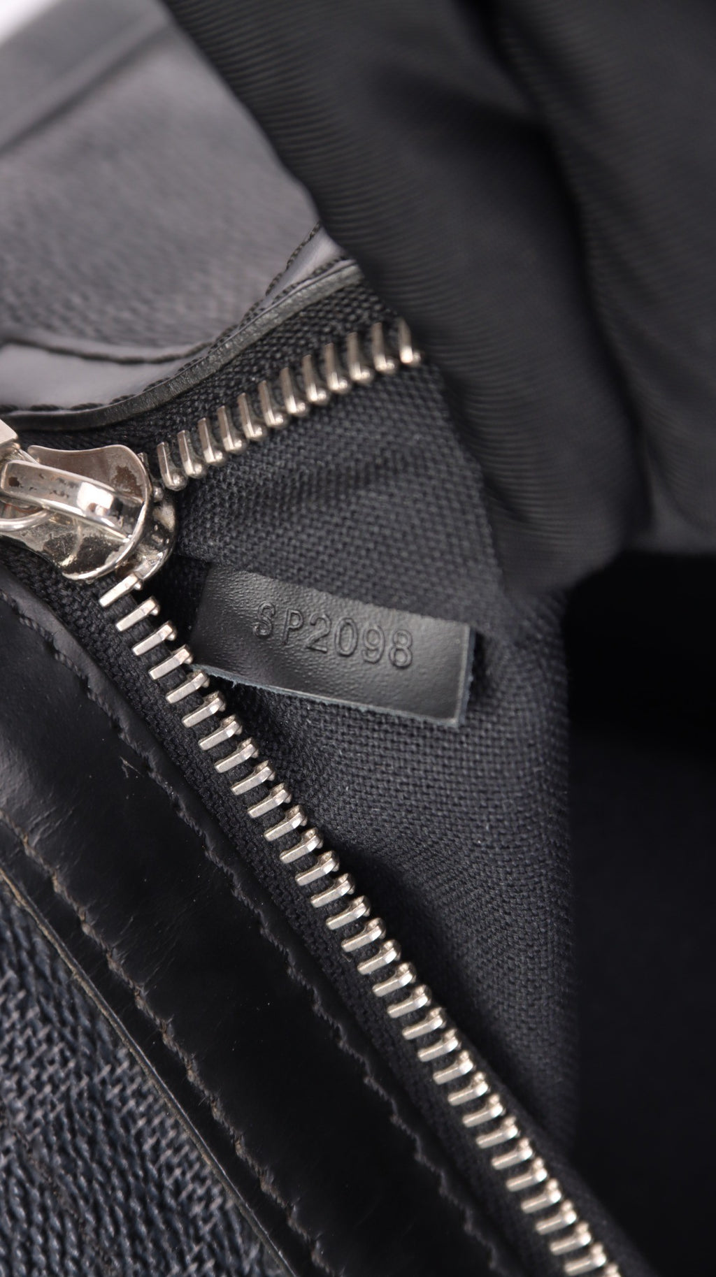 Louis Vuitton Messenger Shoulder Bag - Black