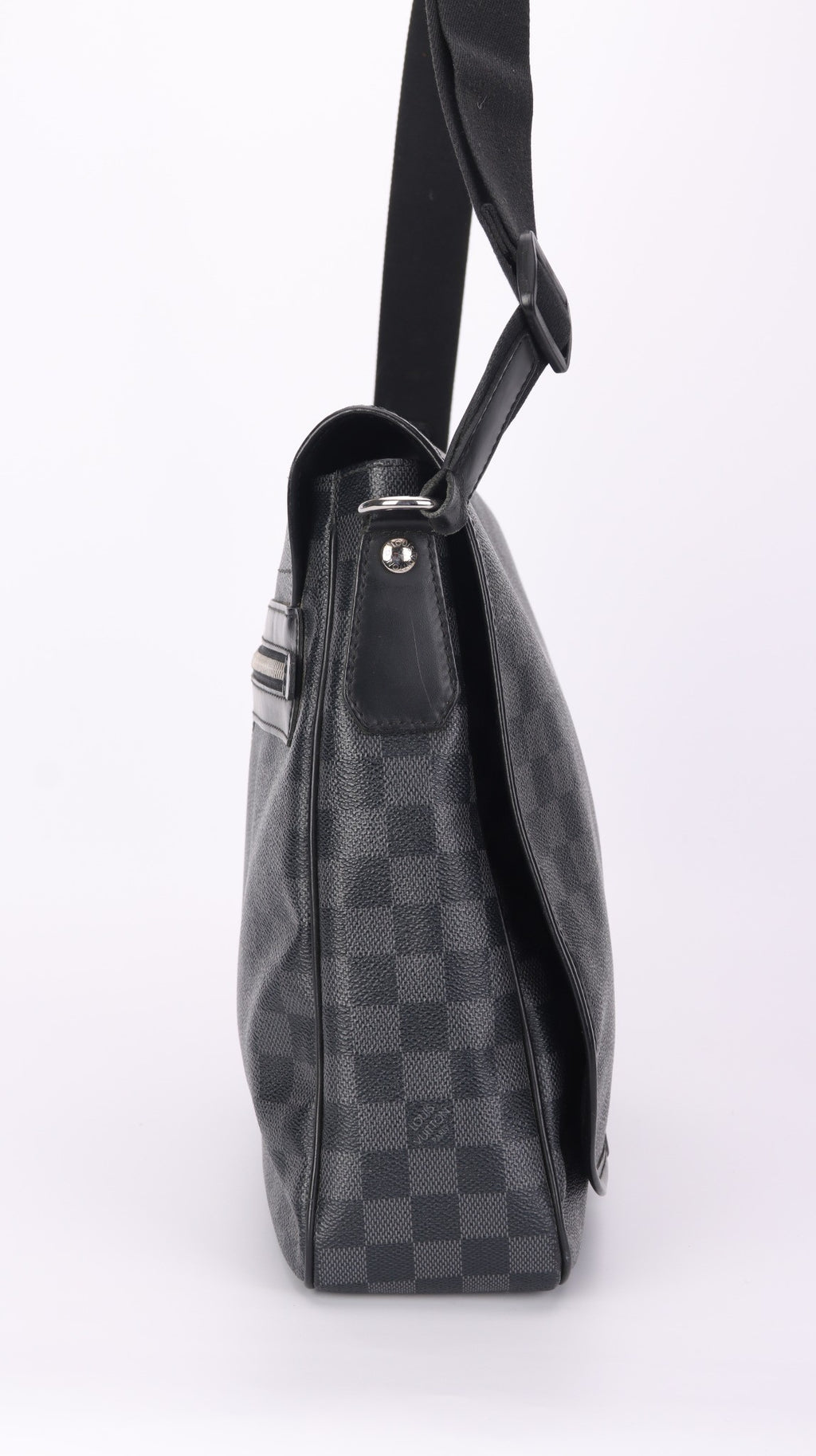 Louis Vuitton Messenger Shoulder Bag - Black
