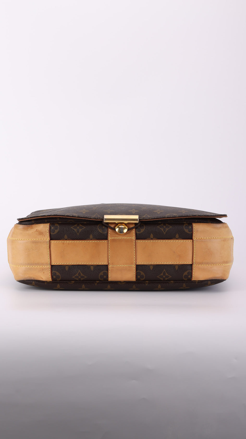 Louis Vuitton Messenger Shoulder Bag - Monogram