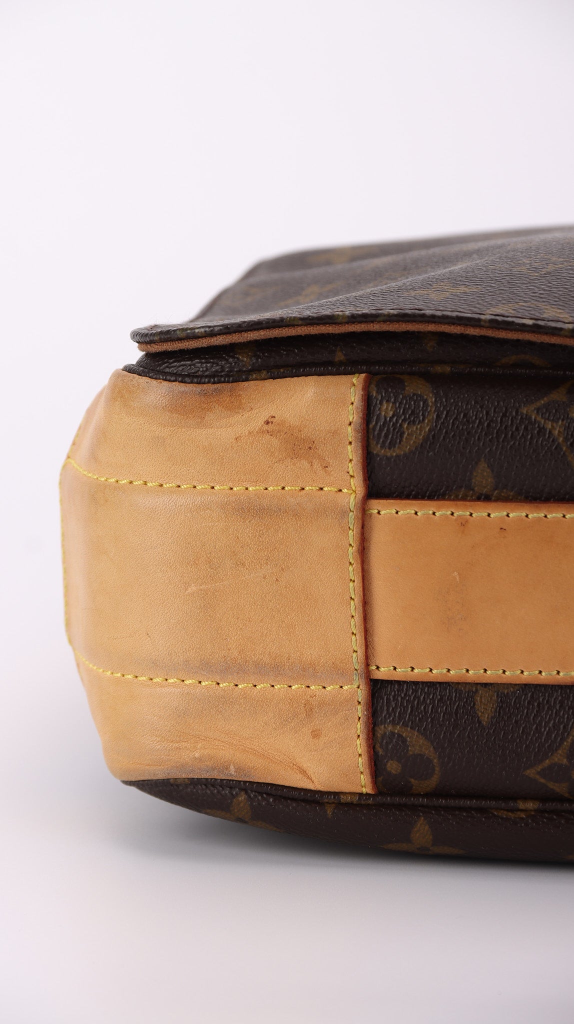 Louis Vuitton Messenger Shoulder Bag - Monogram