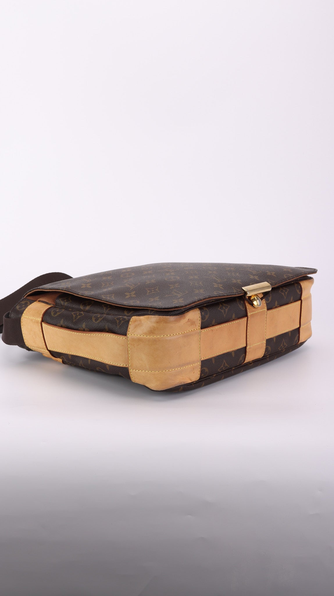Louis Vuitton Messenger Shoulder Bag - Monogram