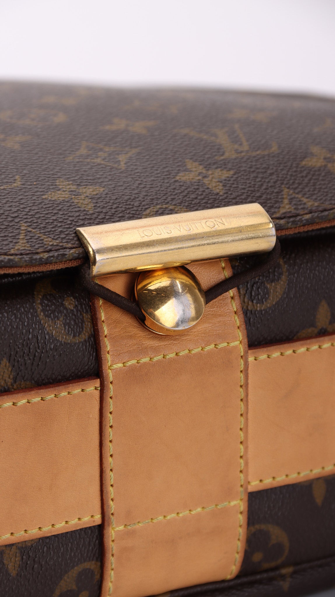 Louis Vuitton Messenger Shoulder Bag - Monogram