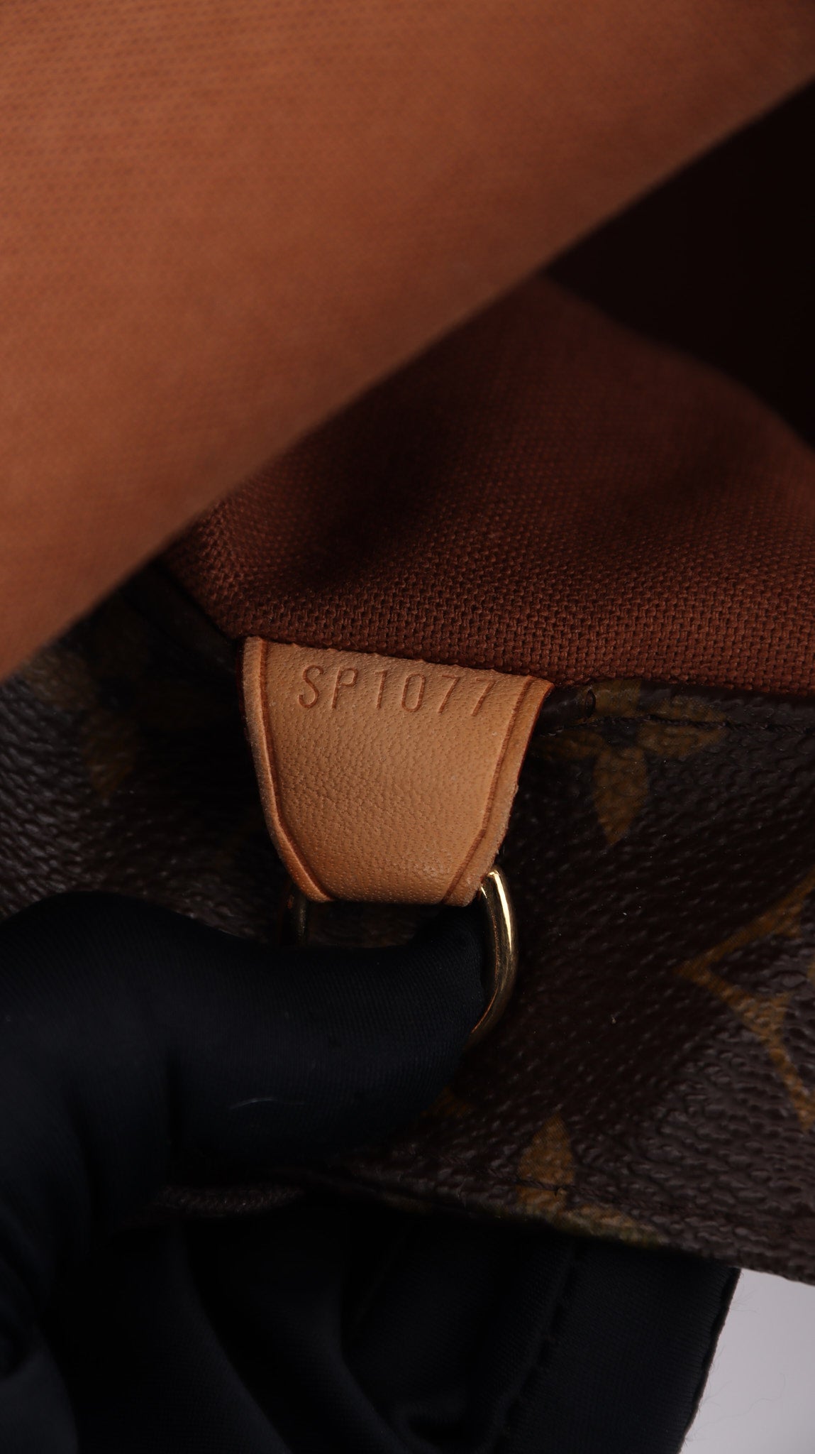 Louis Vuitton Messenger Shoulder Bag - Monogram