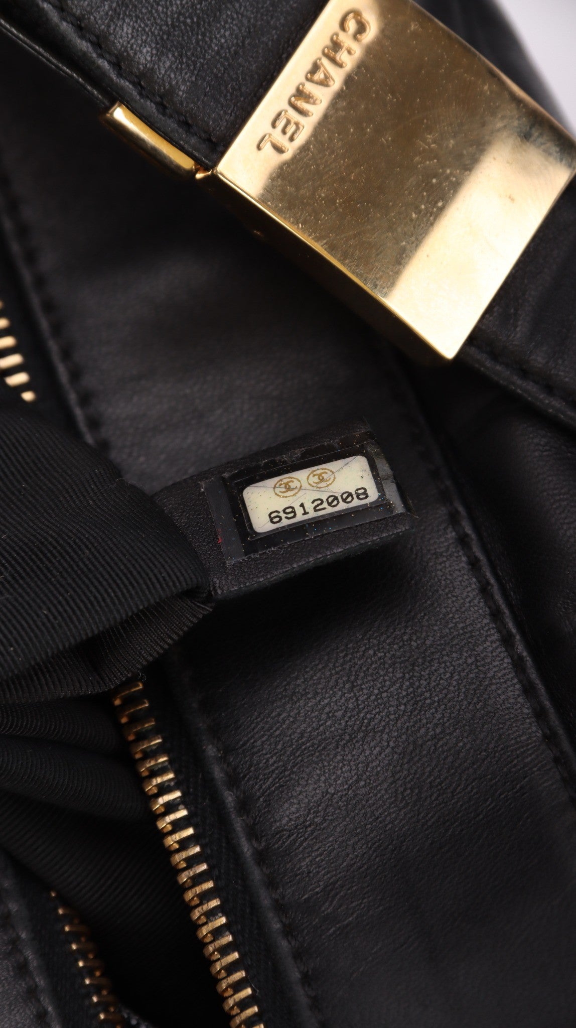 Chanel Cocolate Shoulder Bag - Black