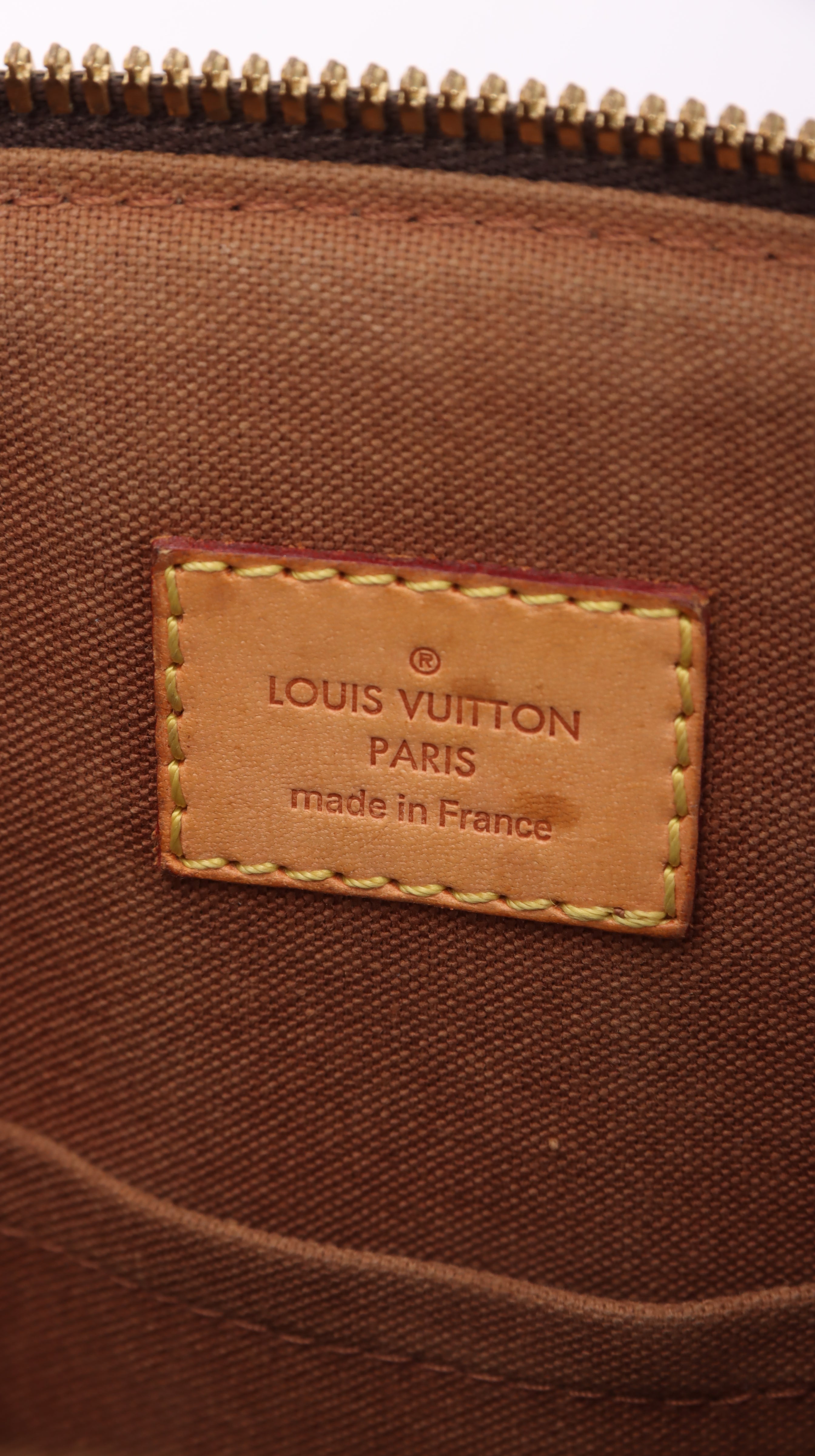 Louis Vuitton Shoulder Bag - Brown