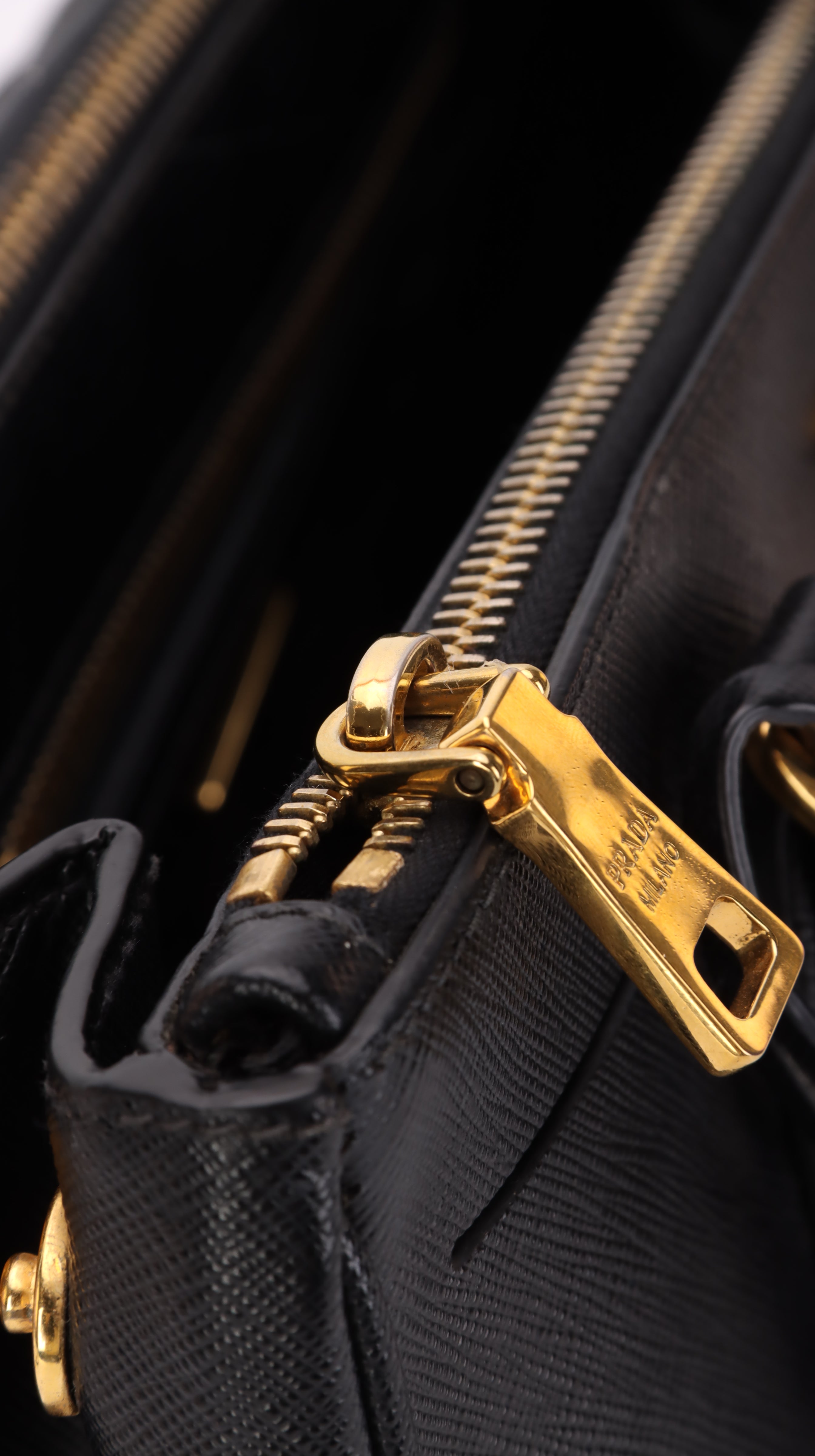 Prada Galleria Saffiano Shoulder Bag - Black