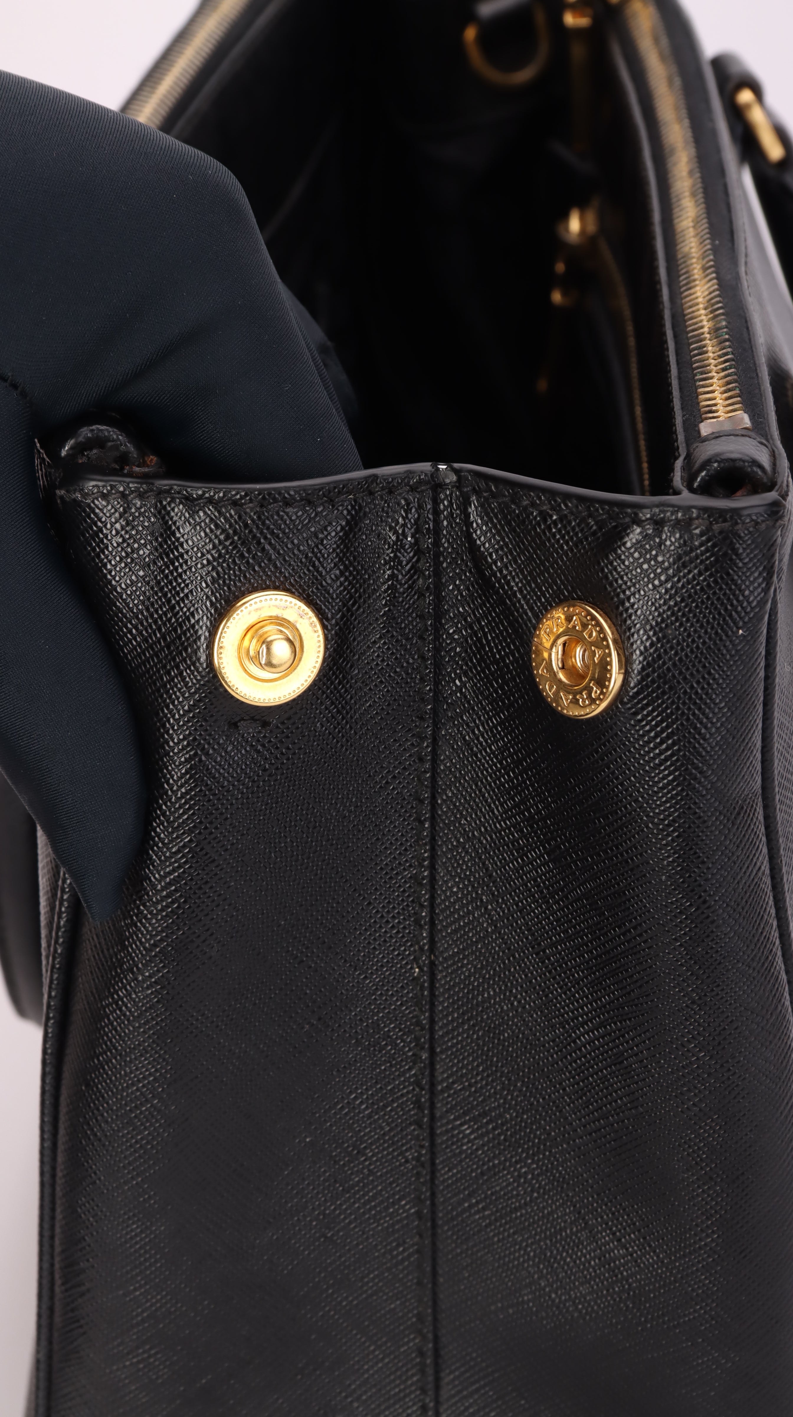 Prada Galleria Saffiano Shoulder Bag - Black