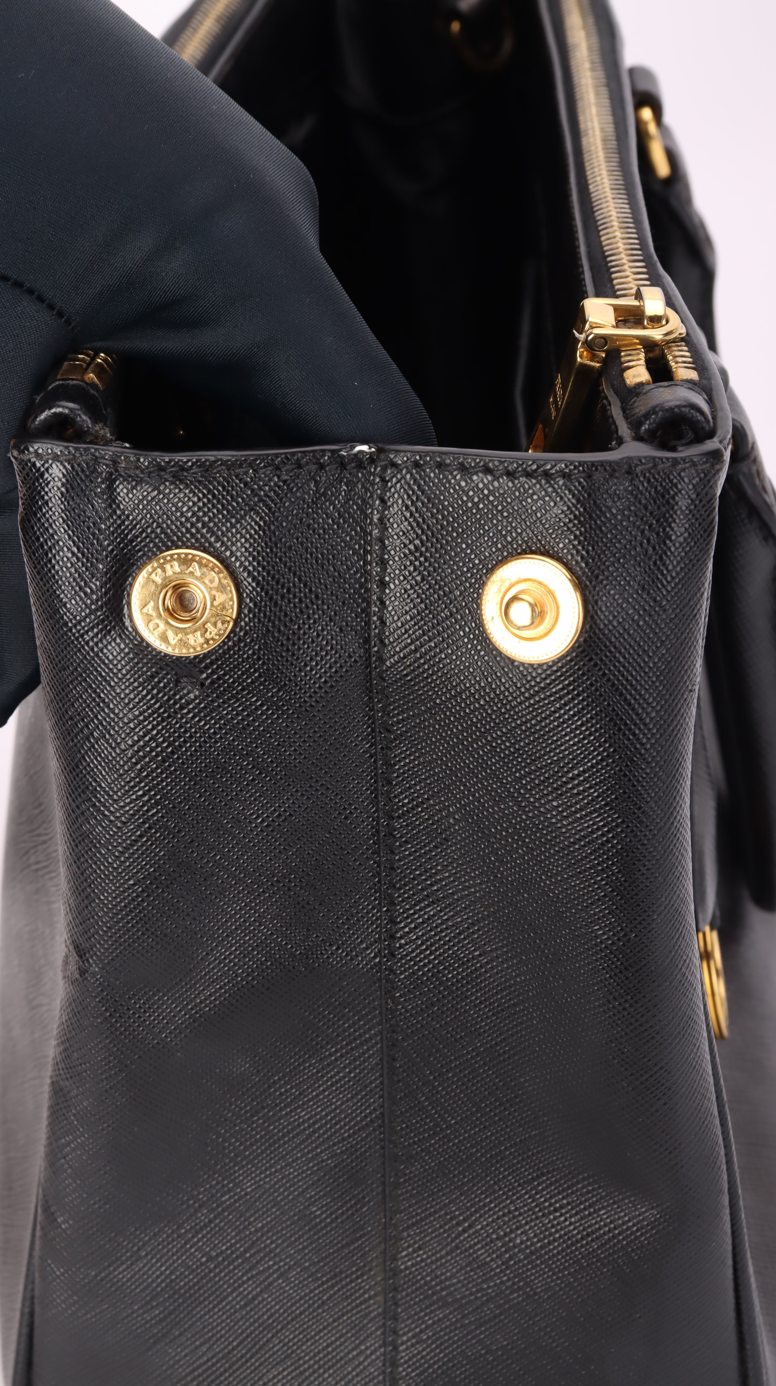 Prada Galleria Saffiano Shoulder Bag - Black