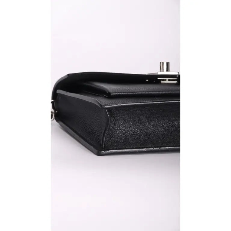 Louis Vuitton (LV) Lockme