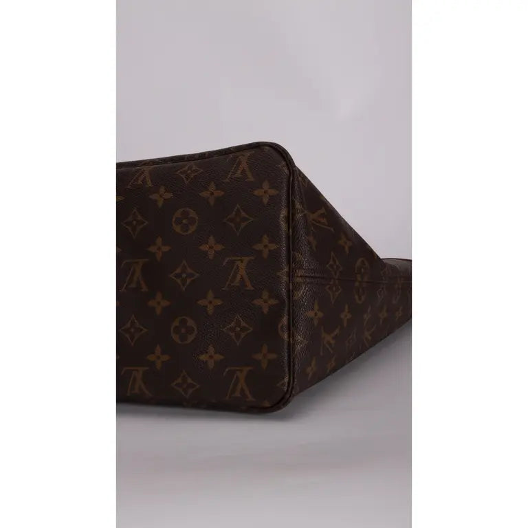 Louis Vuitton (LV) Neverfull