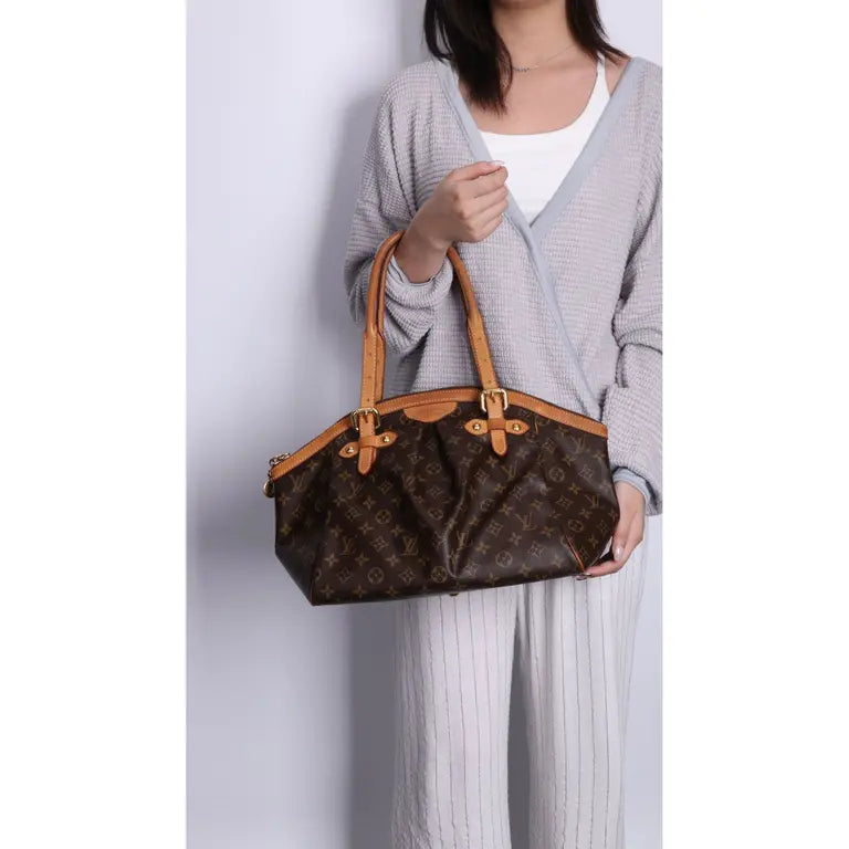 Louis Vuitton (LV) Tivoli