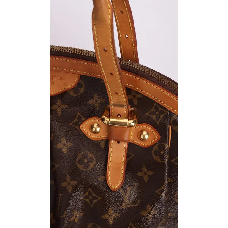Louis Vuitton (LV) Tivoli