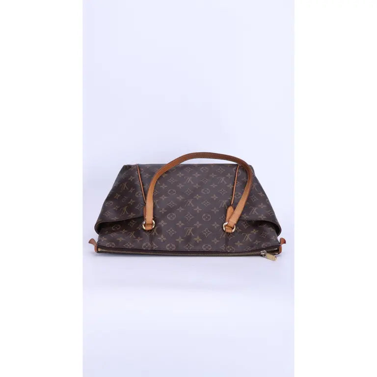 Louis Vuitton (LV) Totally
